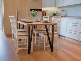 Dřevěný stůl s kovovou podnoží STELLA